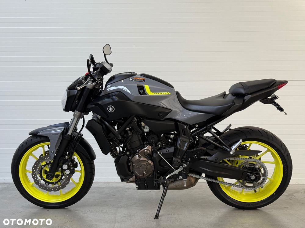 Yamaha MT - 6