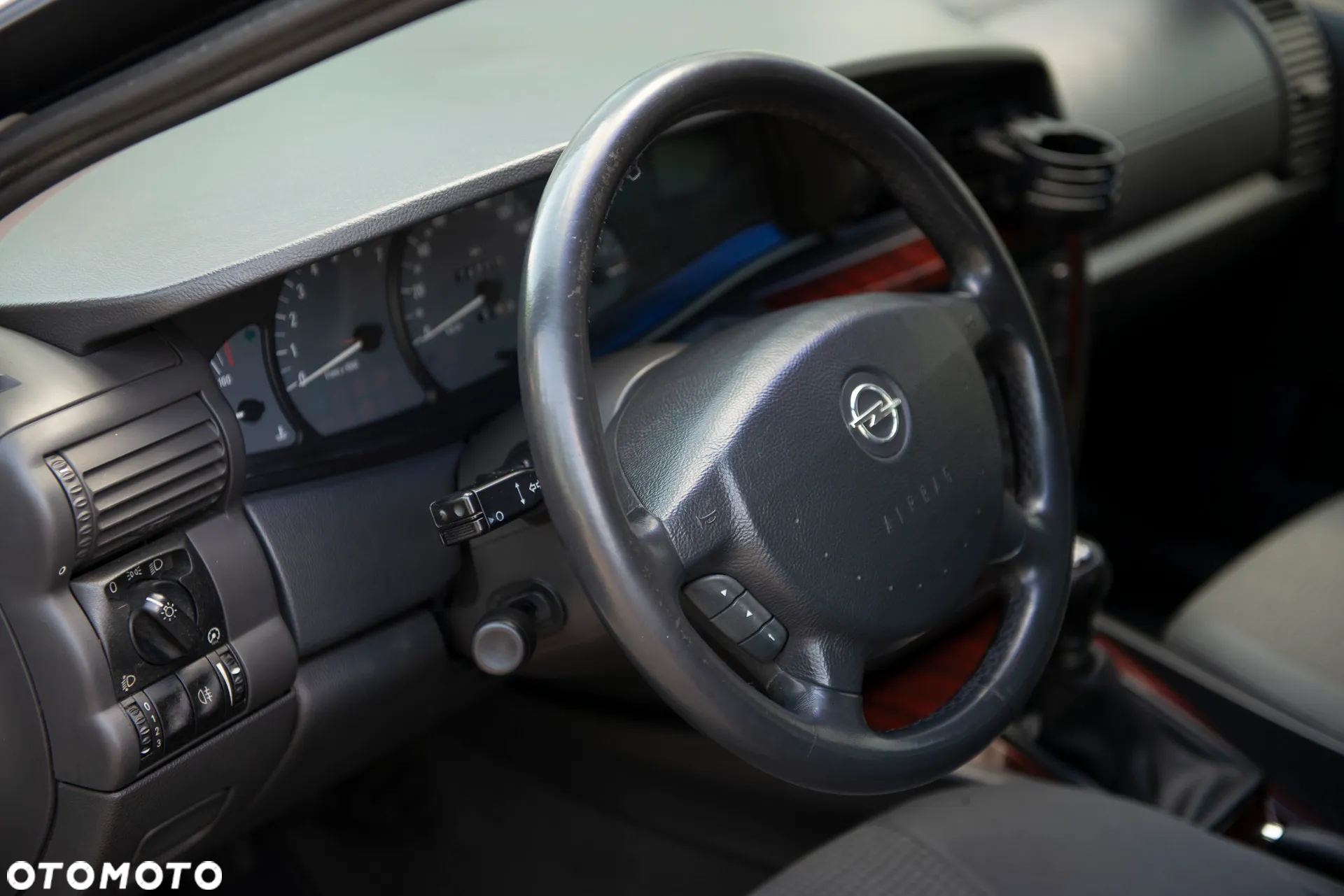 Opel Omega 2.2 Elegance - 18