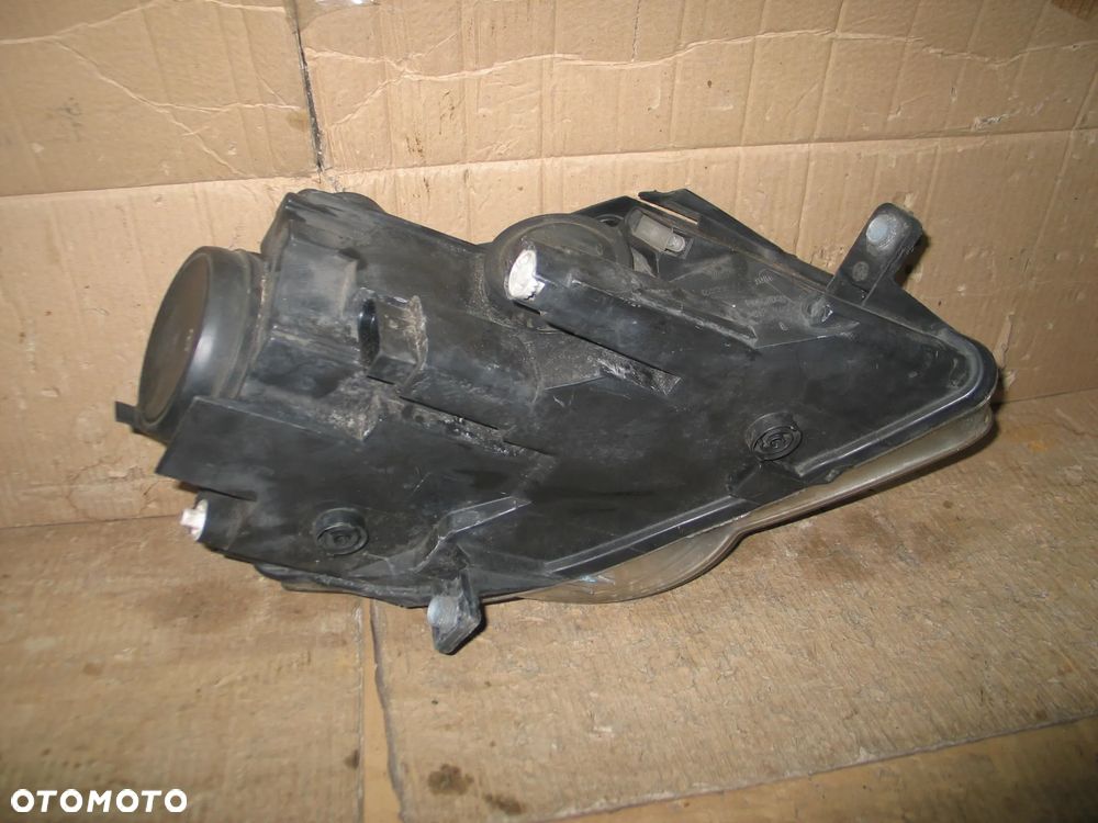 lampa przod vw passat B6 05-10r. 3C0941005S Europa - 14