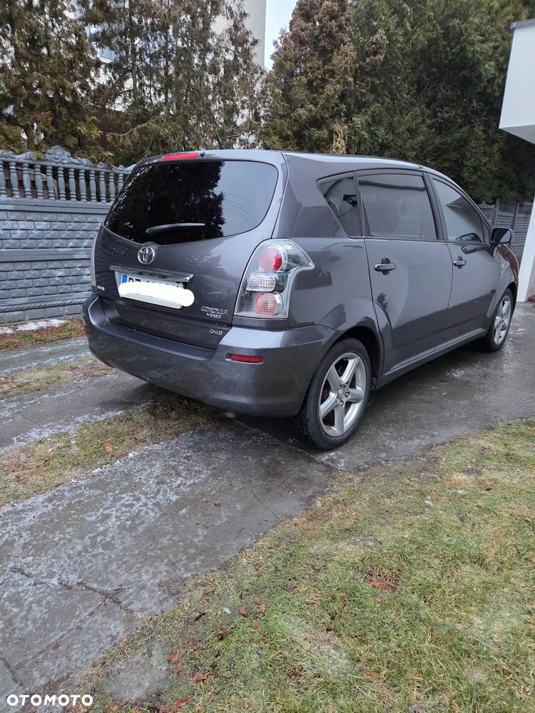 Toyota Corolla Verso 2.2 D-4D X 7os - 2