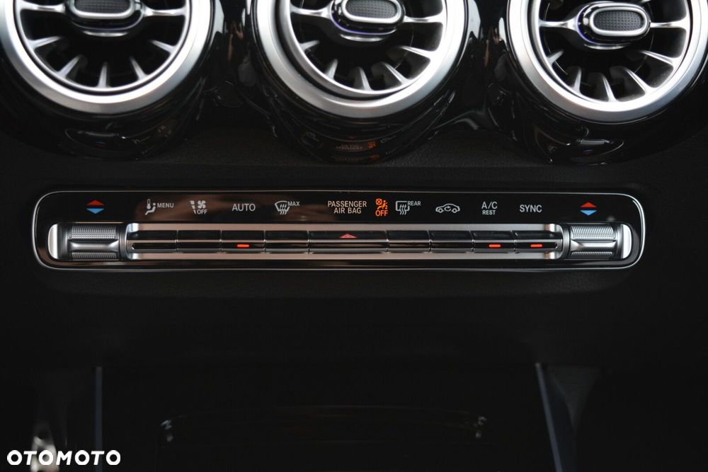 Mercedes-Benz GLB 200 d AMG Line 8G-DCT - 21