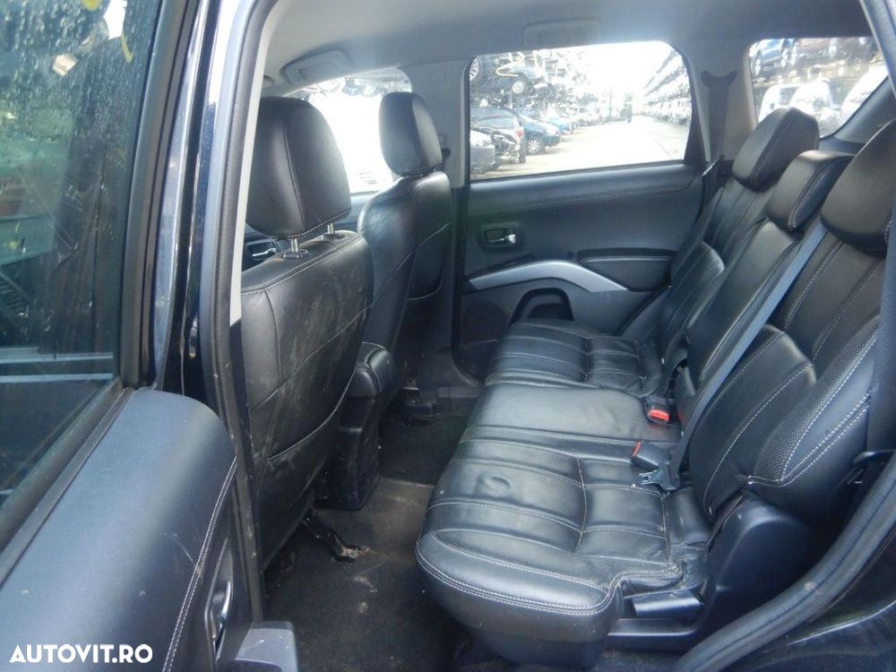 Timonerie Mitsubishi Outlander 2010 SUV 2.2 DIESEL - 9
