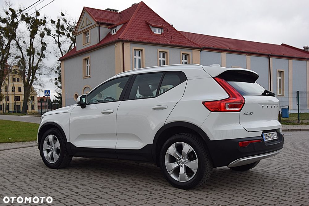 Volvo XC 40 T3 Geartronic Momentum Pro - 10