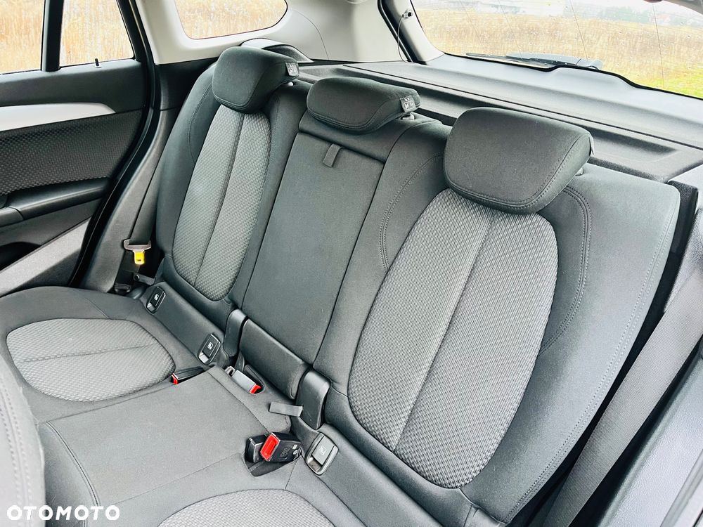 BMW X1 sDrive18d Business Edition - 32