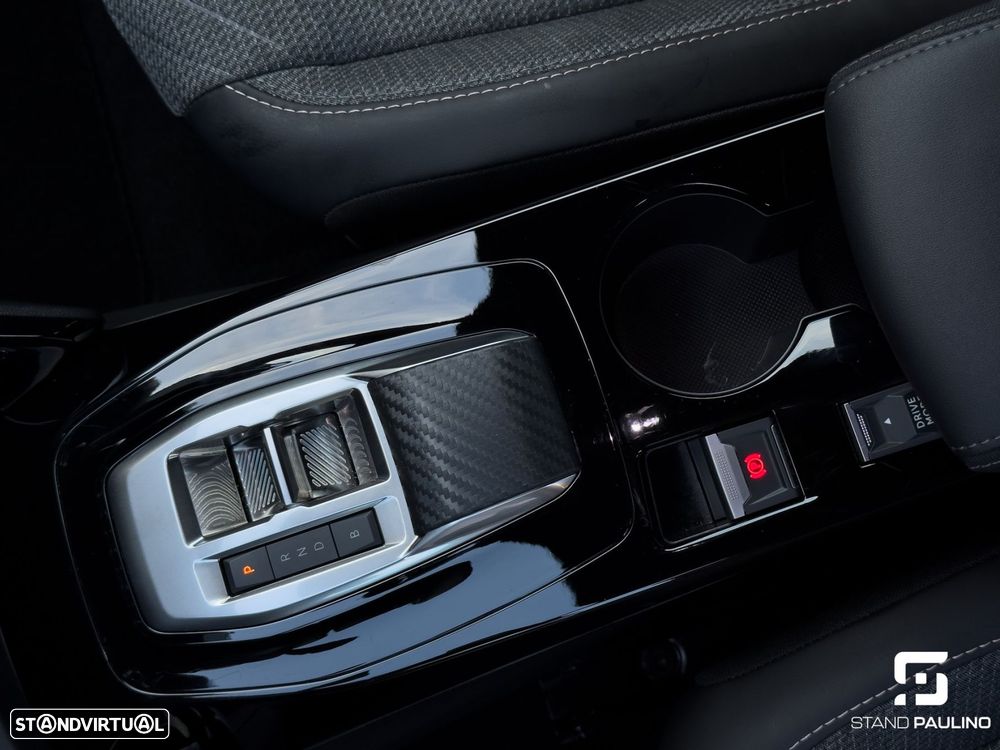 Peugeot e-2008 54 kWh Allure - 33