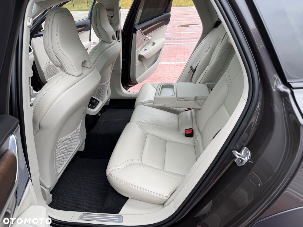 Volvo V90 Cross Country B5 D AWD Pro - 22
