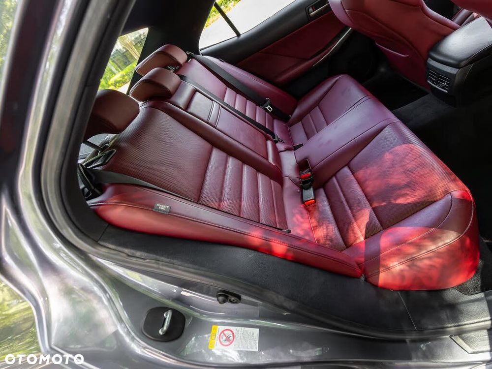 Lexus IS 200t F Sport - 9