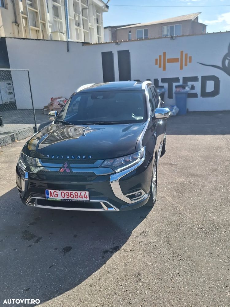 Mitsubishi Outlander PHEV 2.4 L 4X4 Instyle+ - 2