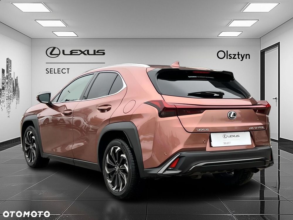 Lexus UX - 5