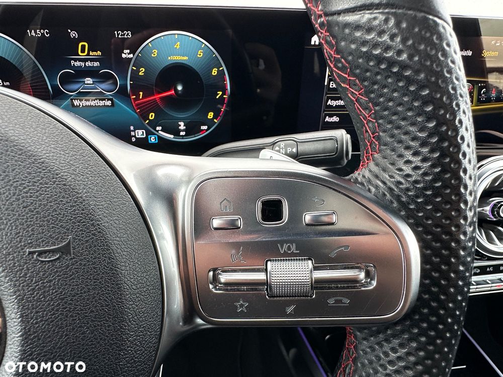 Mercedes-Benz GLB 200 4-Matic AMG Line 8G-DCT - 28