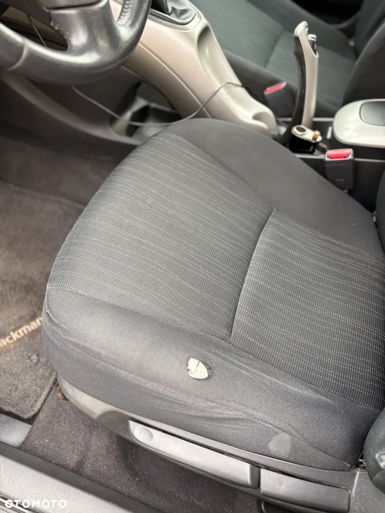 Toyota Auris - 13