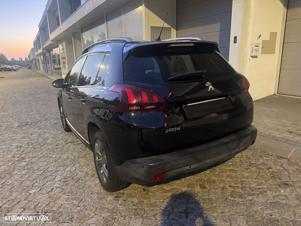 Peugeot 2008 1.2 PureTech Style - 4