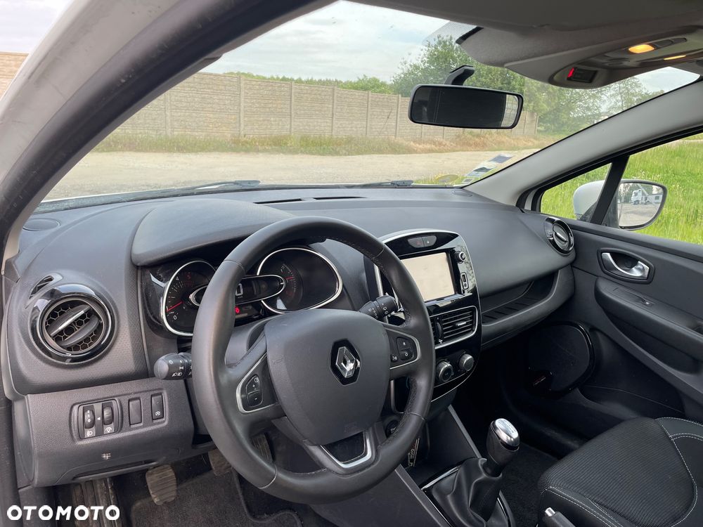 Renault Clio - 11