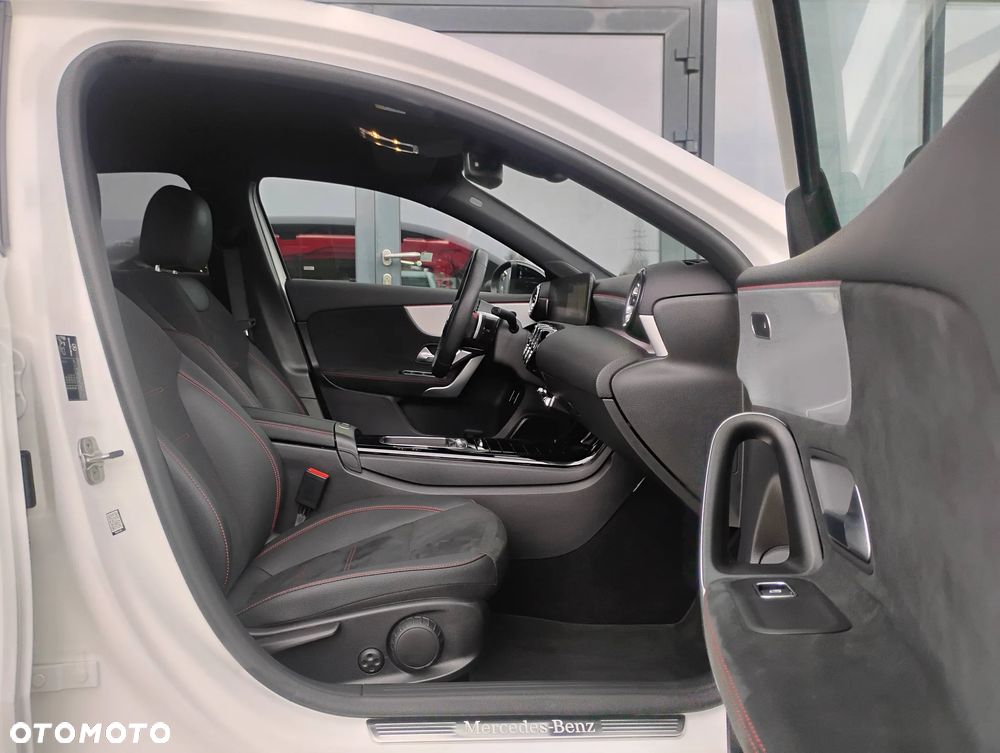 Mercedes-Benz Klasa A 200 AMG Line 7G-DCT - 18
