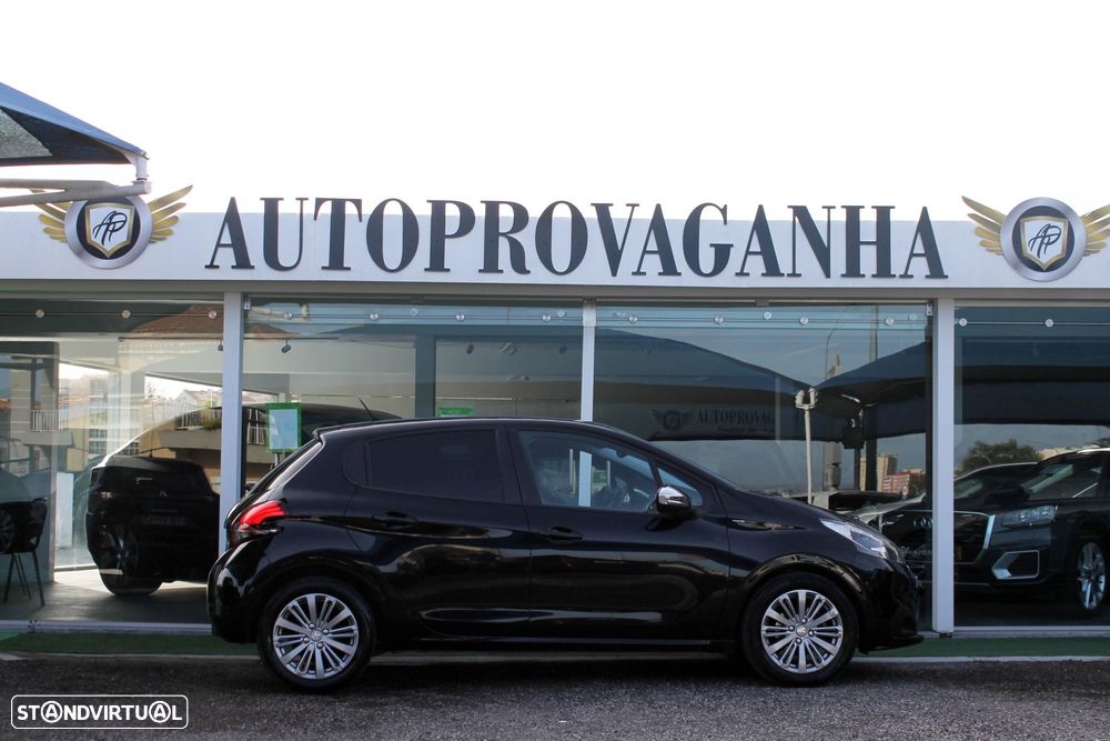 Peugeot 208 1.2 PureTech Signature - 26