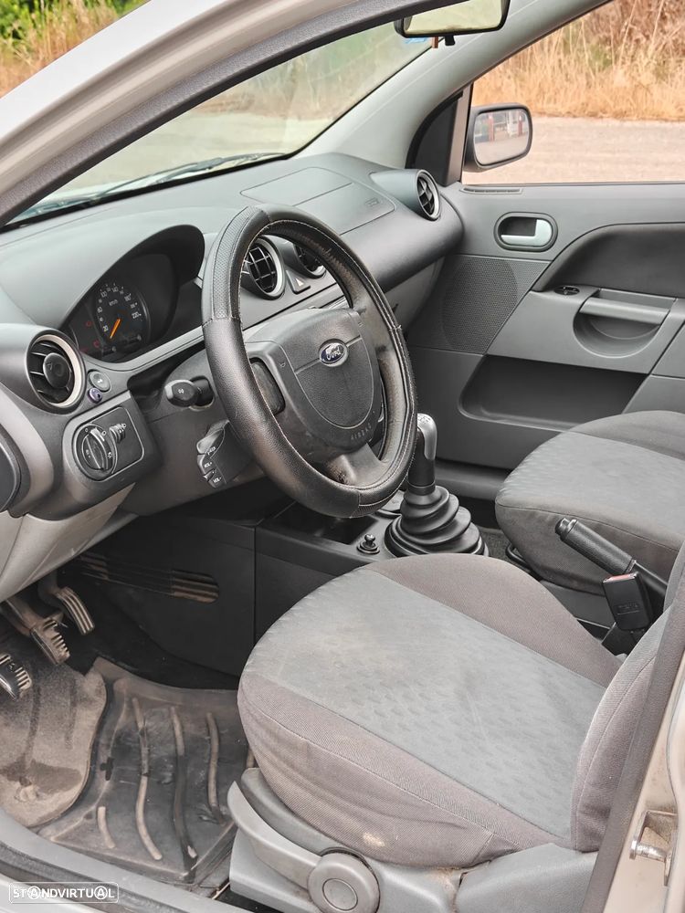 Ford Fiesta 1.4 TDCi Ambiente - 6