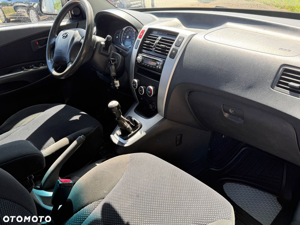Hyundai Tucson 2.0 Comfort 2WD - 19