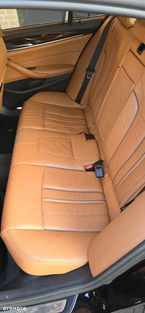 BMW Seria 5 520d xDrive - 7