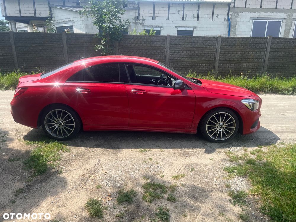 Mercedes-Benz CLA 200 7G-DCT UrbanStyle Edition - 5