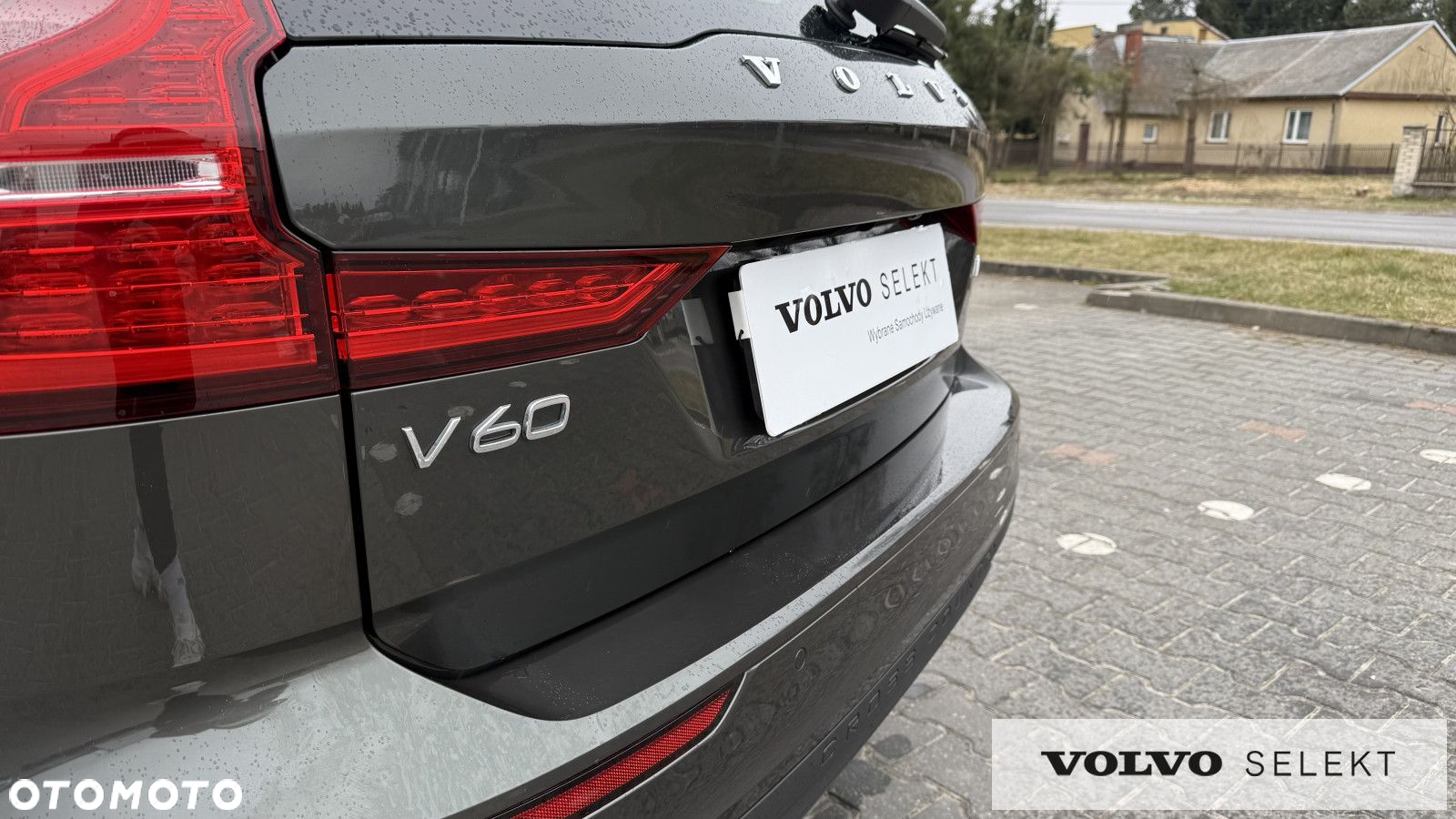 Volvo V60 Cross Country - 13