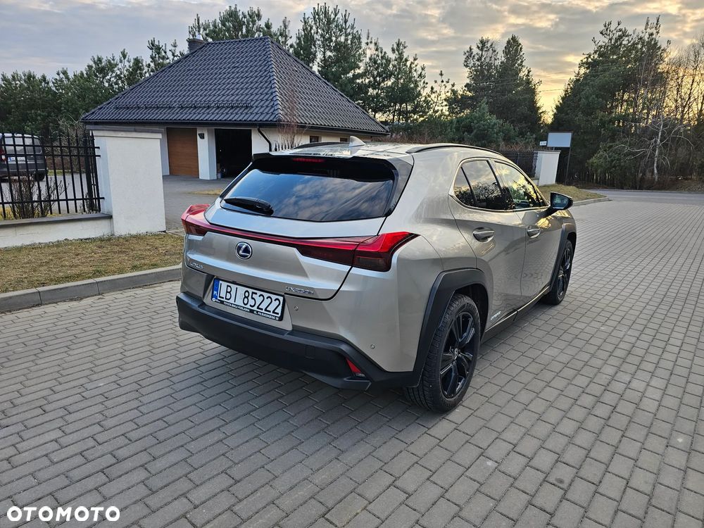 Lexus UX - 3