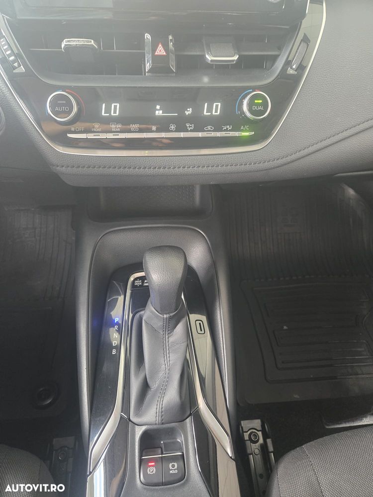 Toyota Corolla 1.8 HSD Business - 16