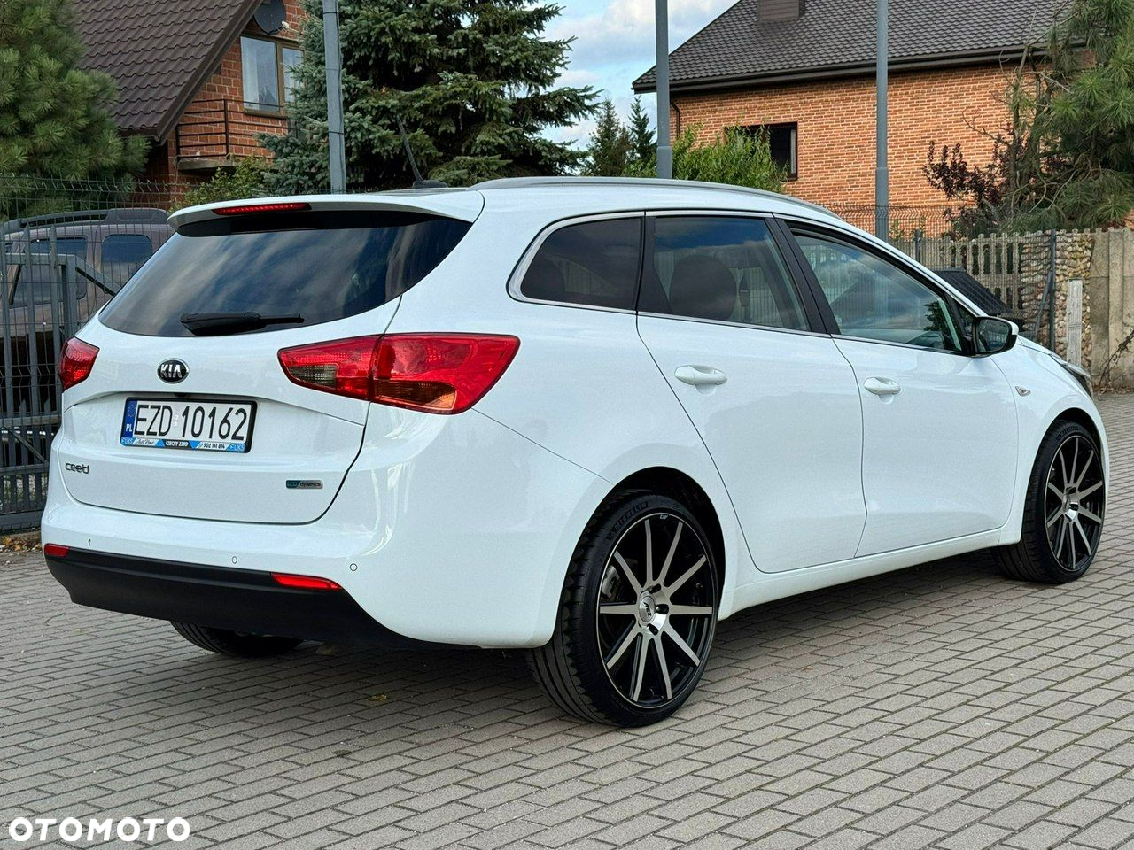 Kia Ceed - 16
