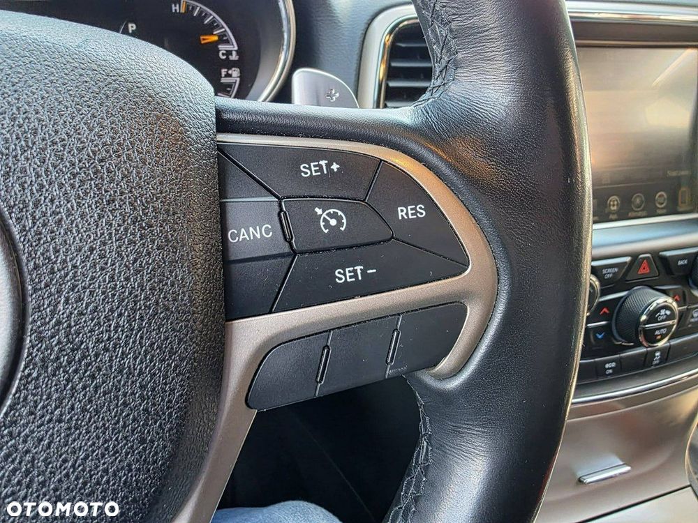 Jeep Grand Cherokee - 15