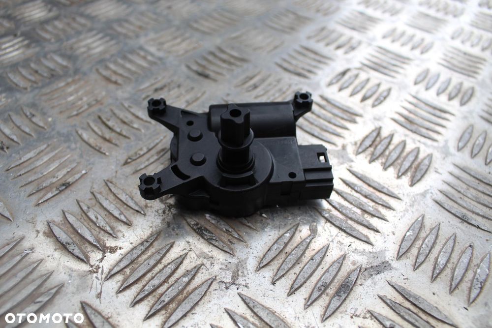 SILNICZEK NAGRZEWNICY OPEL ASTRA H 52406339 - 2