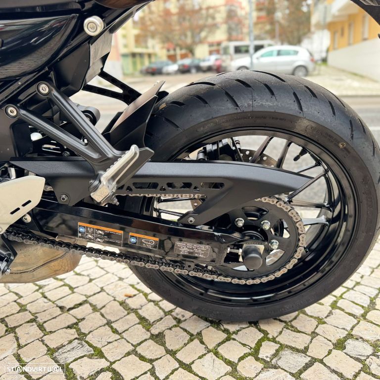 Kawasaki Z 900 RS - 27