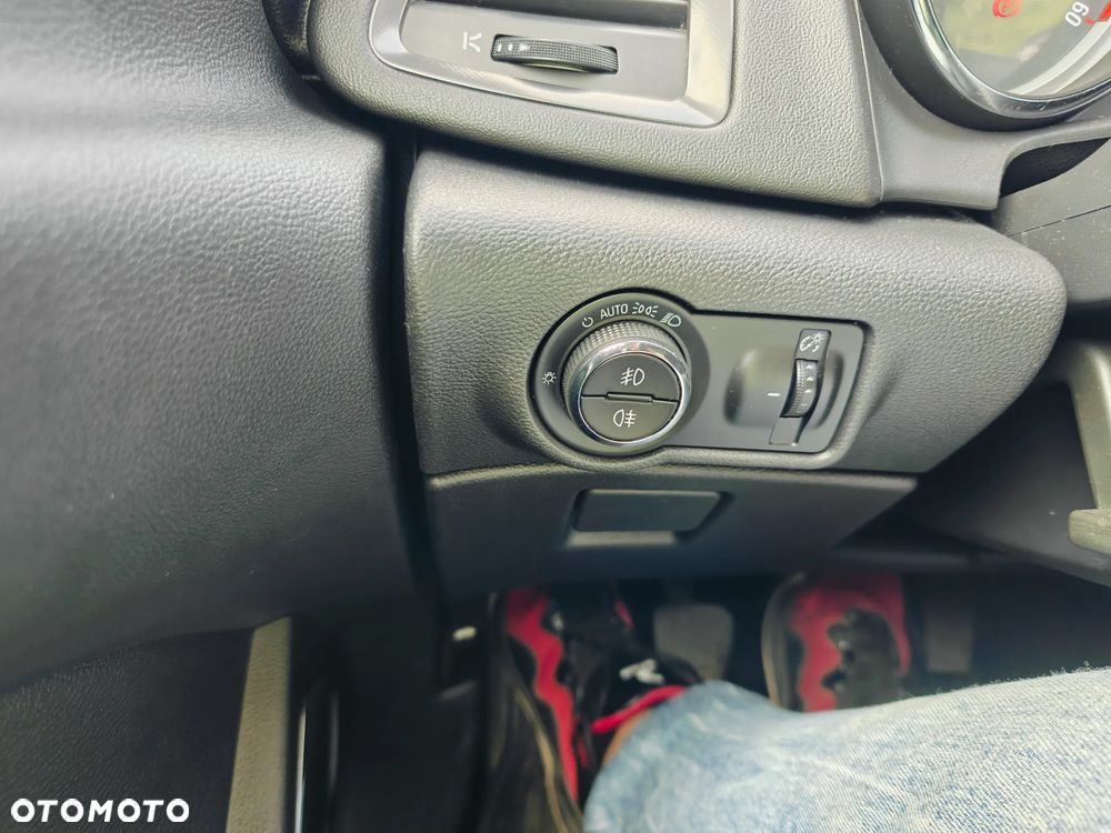 Opel Astra 2.0 CDTI DPF Cosmo - 25