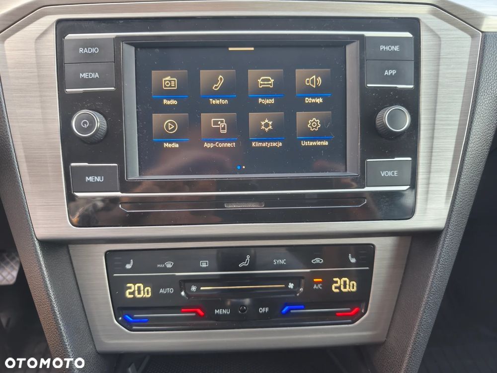 Volkswagen Passat - 17