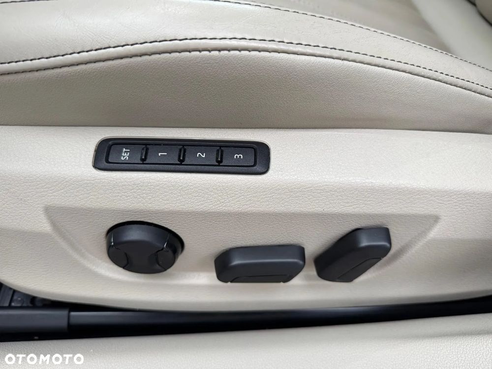 Skoda Superb 2.0 TDI 4x4 L&K DSG - 28