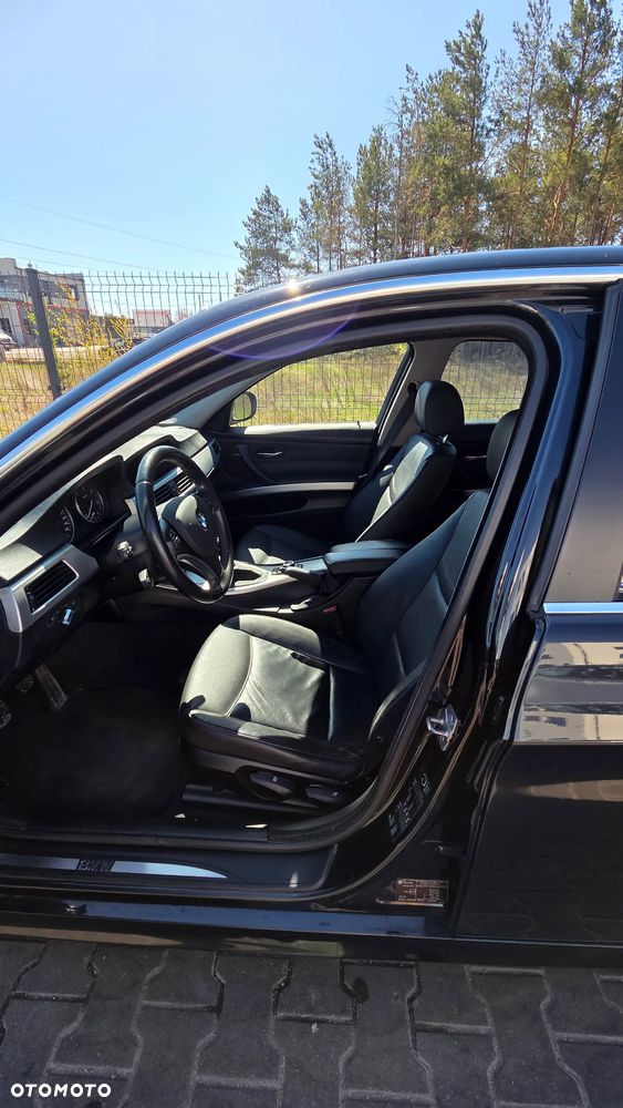 BMW Seria 3 320d xDrive - 9