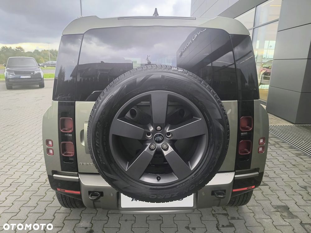 Land Rover Defender - 12