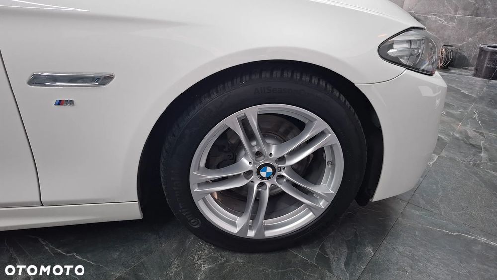 BMW Seria 5 520d Touring Sport-Aut - 14