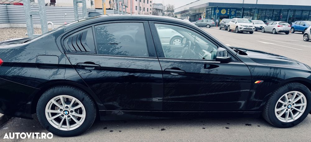 BMW Seria 3 320i - 3