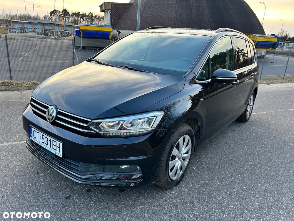 Volkswagen Touran 2018 photo 2