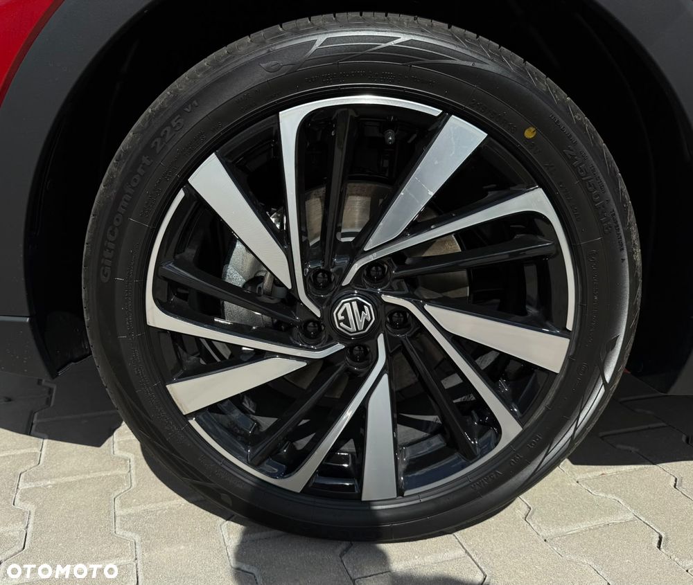 MG ZS Hybrid+ - 13