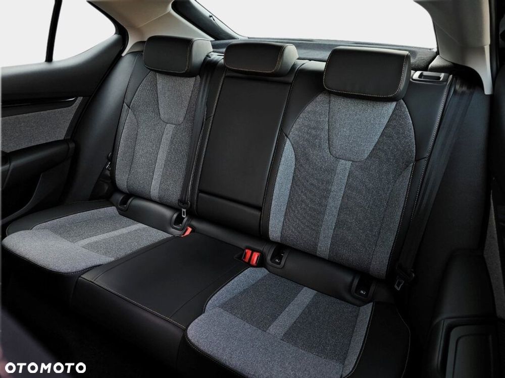 Skoda Octavia 2.0 TDI Selection DSG - 39