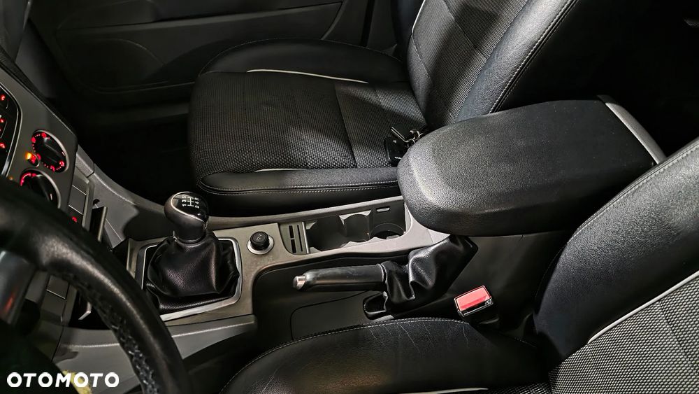 Ford Focus 1.6 TDCi Ghia - 28