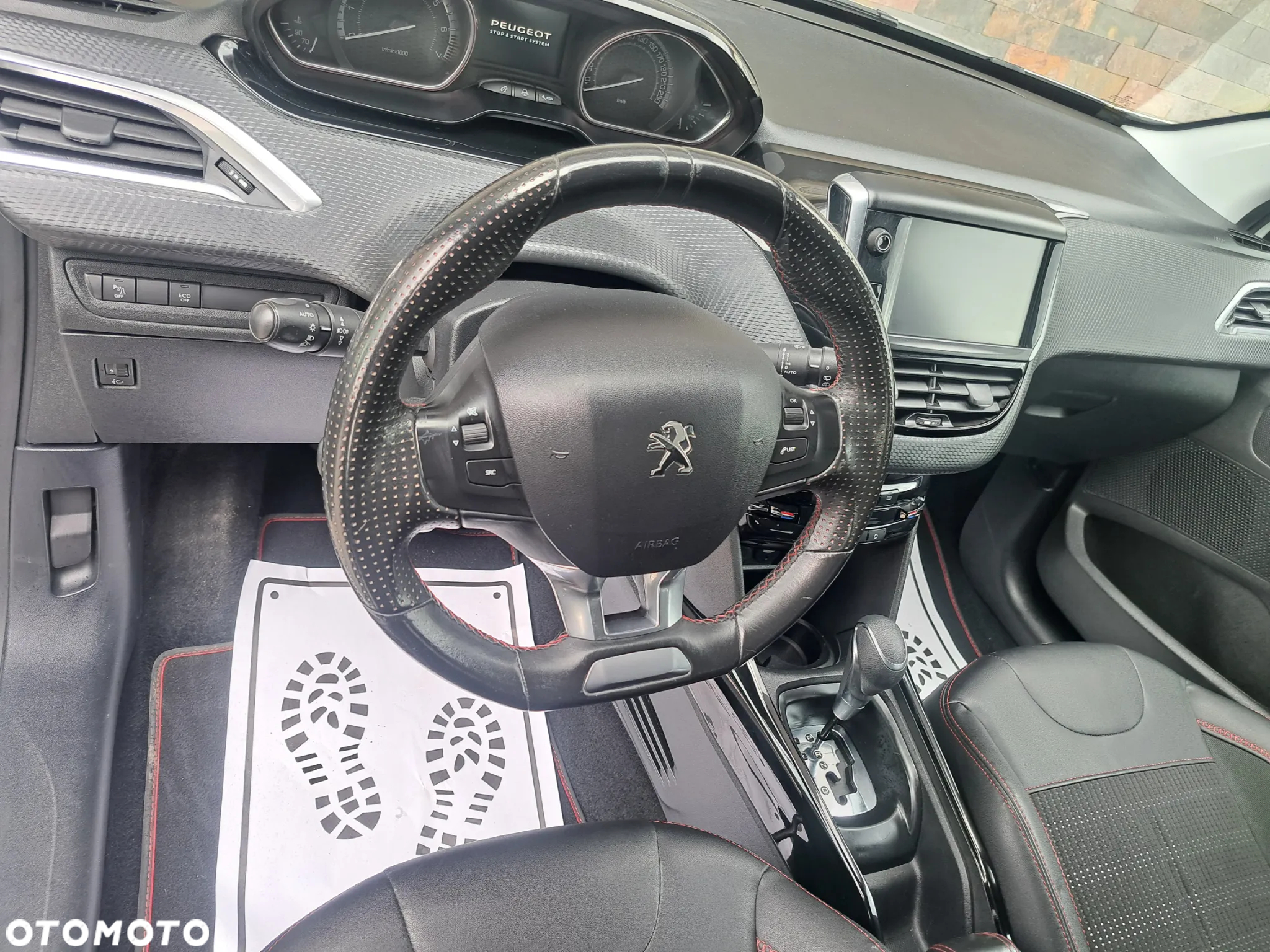 Peugeot 2008 1.2 Pure Tech Allure S&S EAT6 - 10