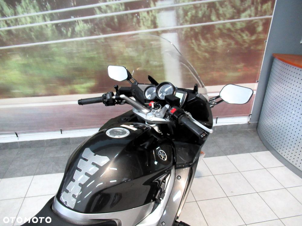 Yamaha FJR - 9