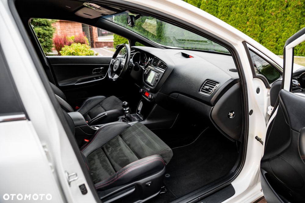 Kia Ceed 1.6 T-GDI GT - 20