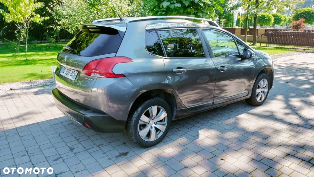 Peugeot 2008 1.2 Pure Tech Style - 16