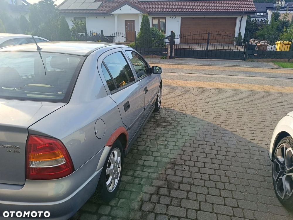 Opel Astra 1.8 Elegance - 8