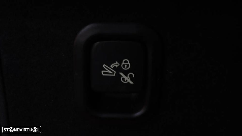 MINI 3 Portas One - 18