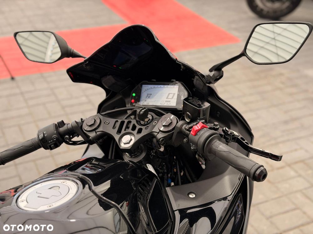 Yamaha YZF - 9