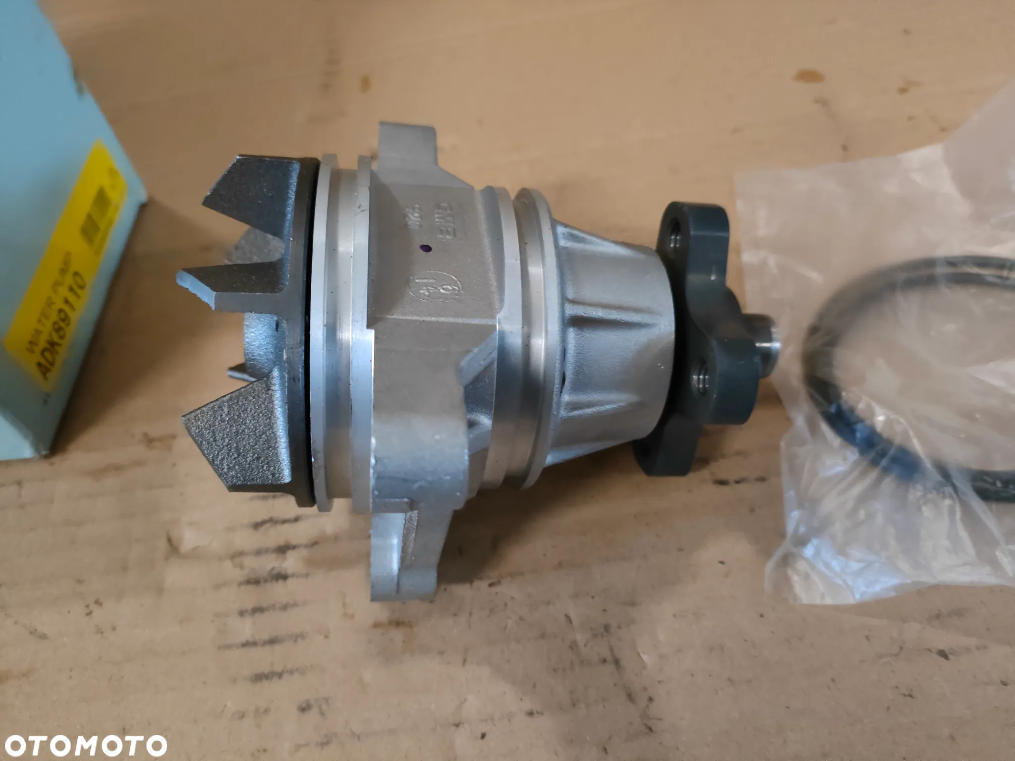 SUZUKI GRAND VITARA 2.7 B POMPA WODY ADK89110 - 3