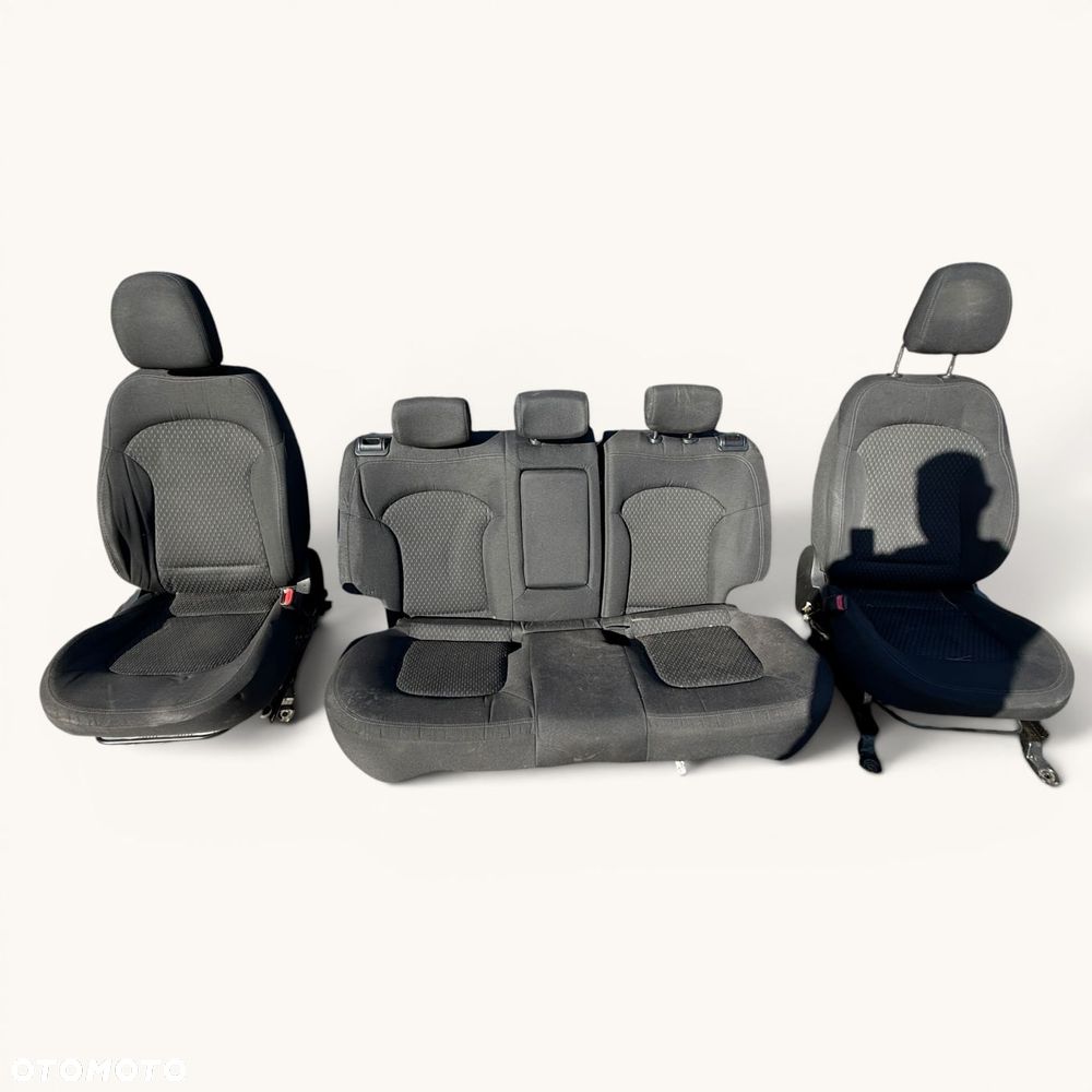 Fotele Kanapa komplet Hyundai IX35 2013r - materiałowe UK - 1000zł komplet - 1
